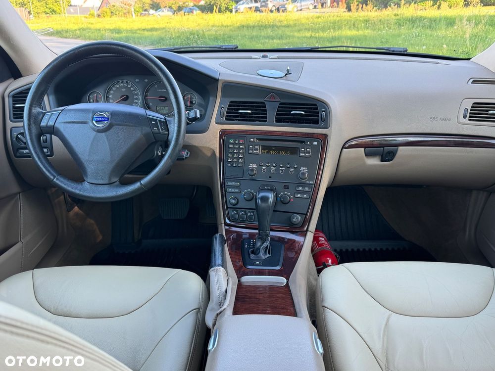 Volvo S60 2.4D Momentum - 25