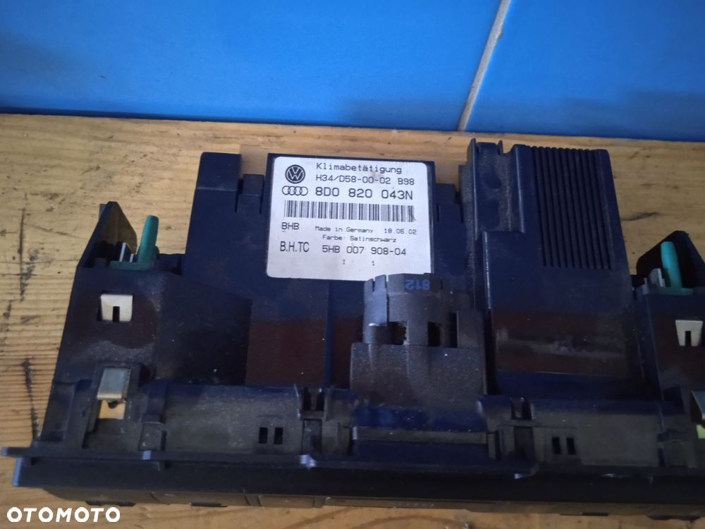 Panel Środkowy Nawiewu Klimatyzacji Audi A4 B5 8D0820043N - 2