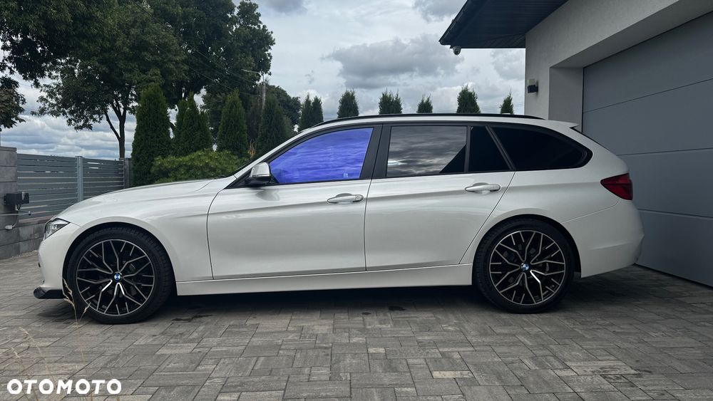 BMW Seria 3 330i xDrive Sport Line Shadow - 12