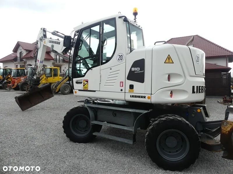 Liebherr A910 Compact / sprowadzona / ładny stan / - 8