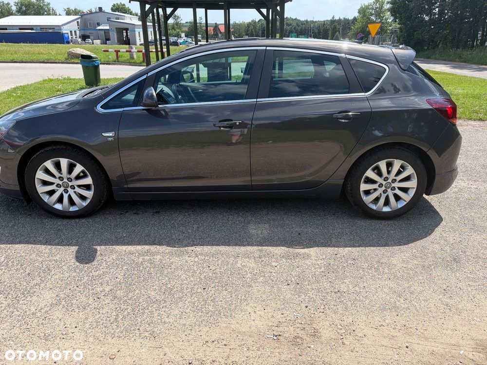 Opel Astra 2.0 CDTI Cosmo - 2
