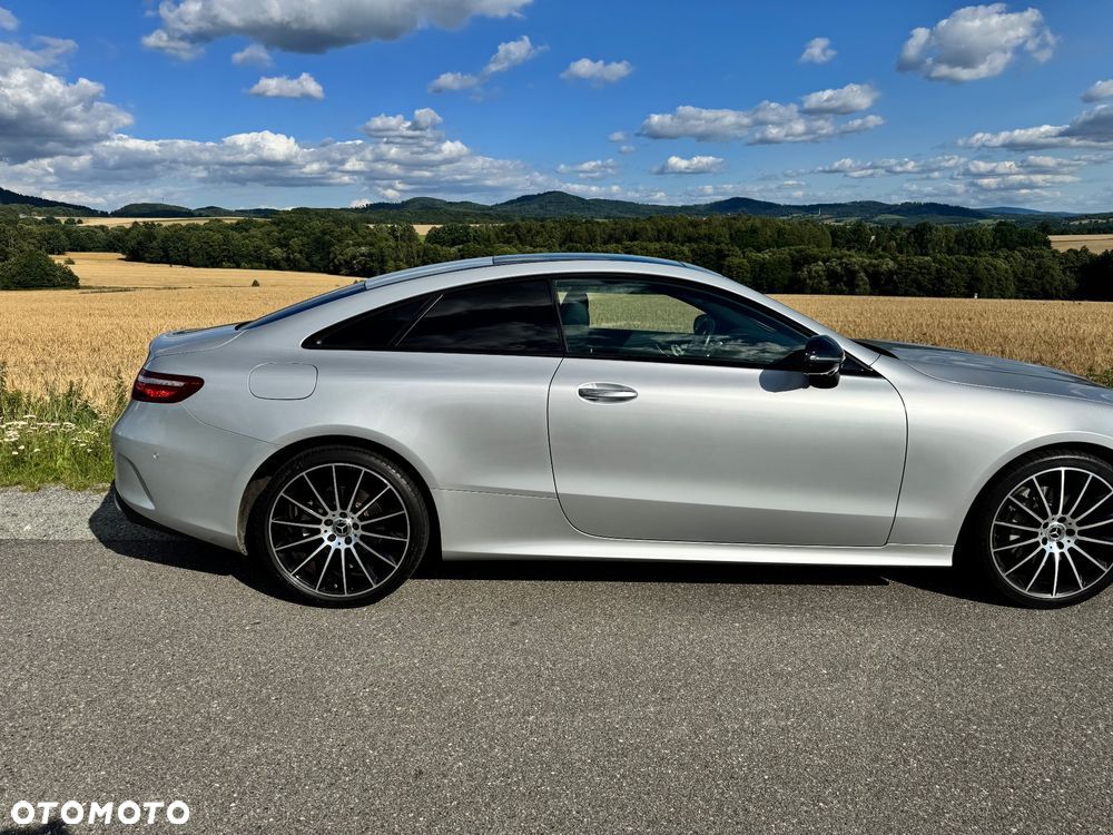 Mercedes-Benz Klasa E 220 d Coupe 4-Matic 9G-TRONIC - 8