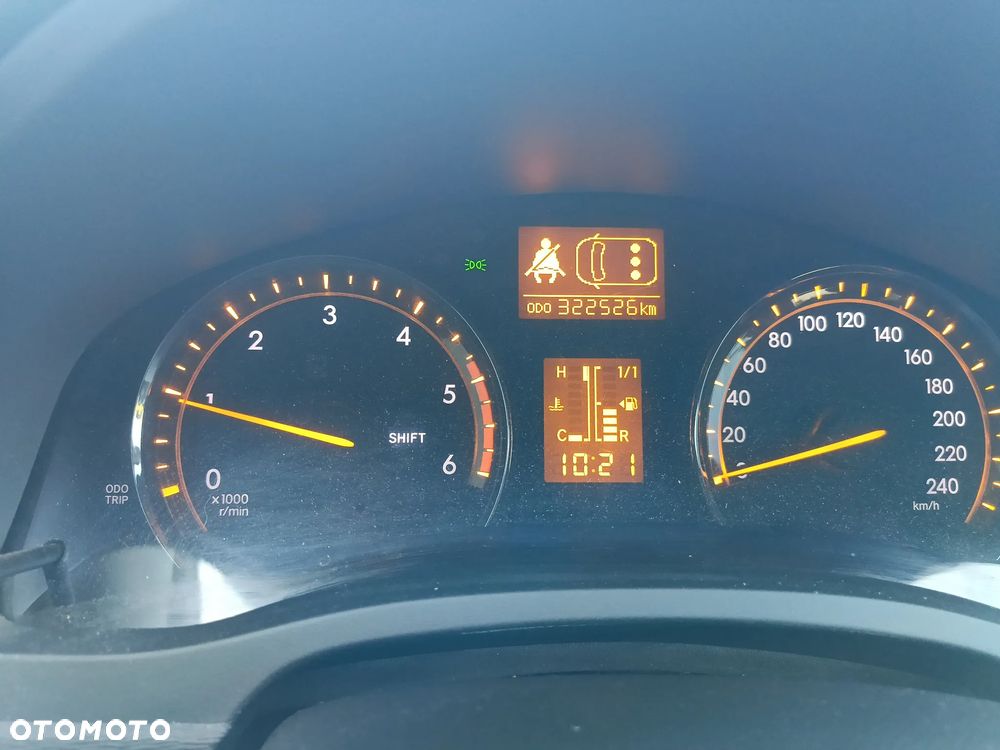 Toyota Avensis 2011 photo 5