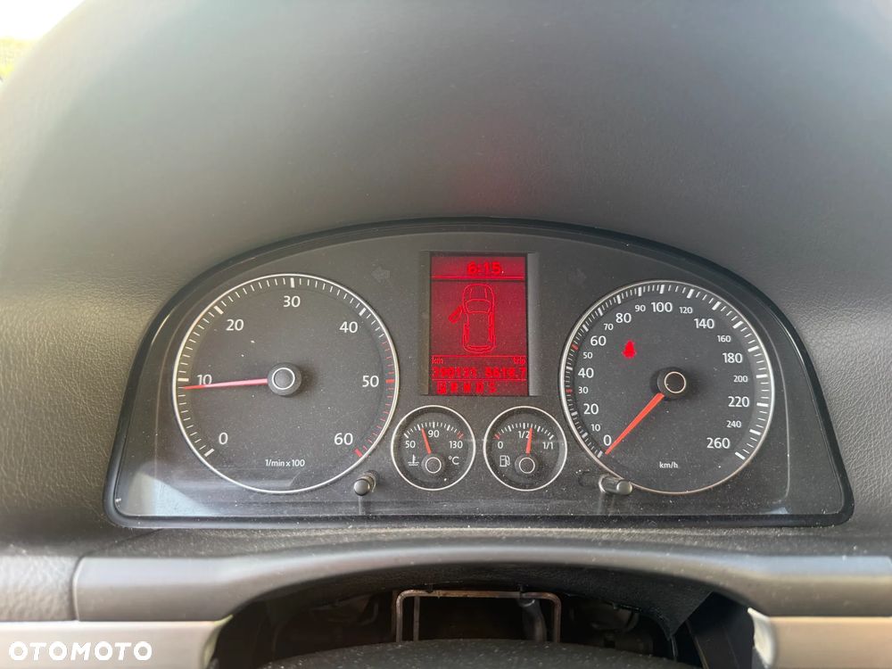 Volkswagen Touran 1.9 TDI DPF Highline DSG - 5