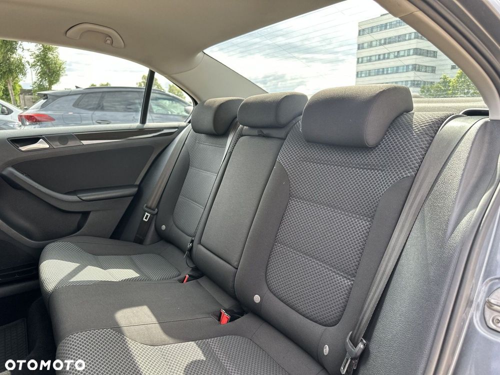 Volkswagen Jetta 1.4 TSI BMT Comfortline DSG - 29
