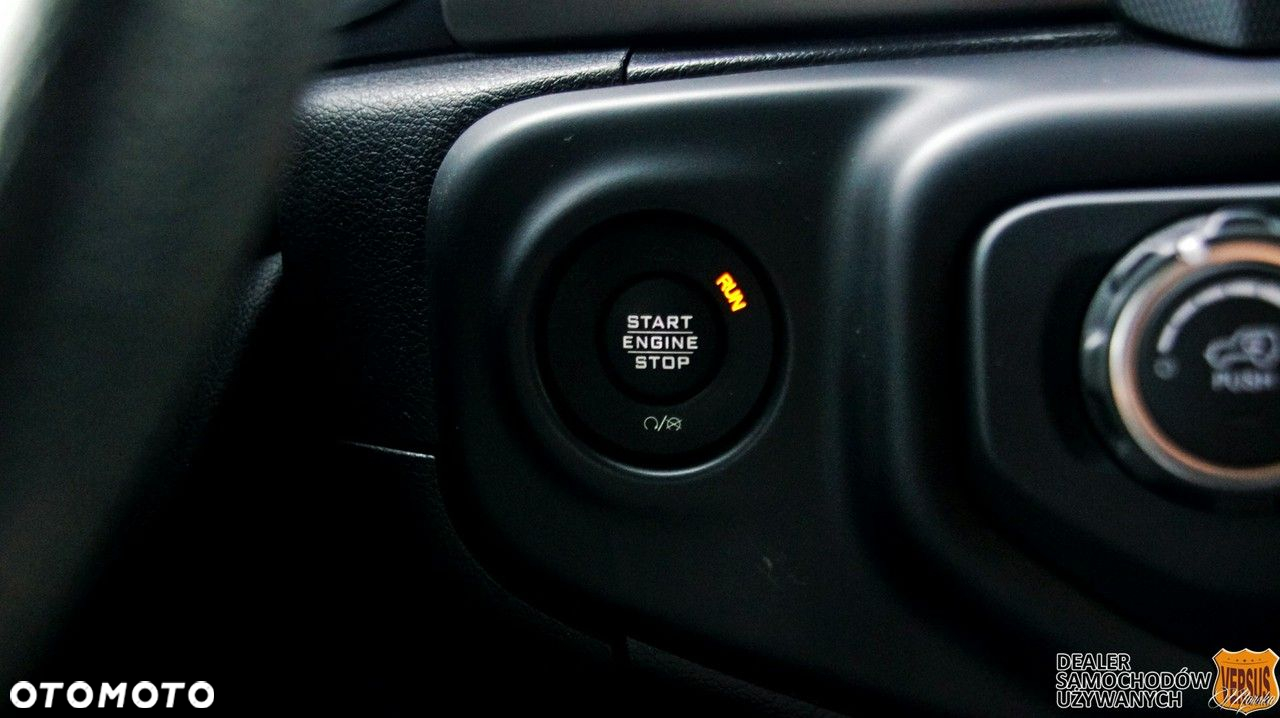 Jeep Wrangler - 32