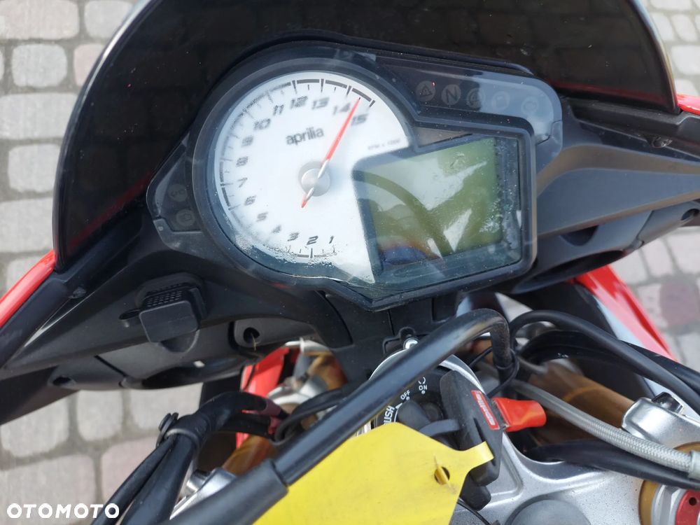 Aprilia Tuono - 10
