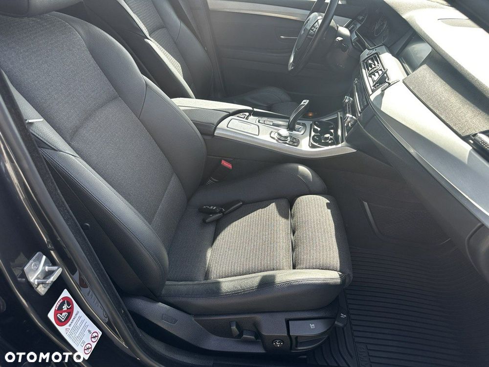 BMW Seria 5 530d Touring - 16