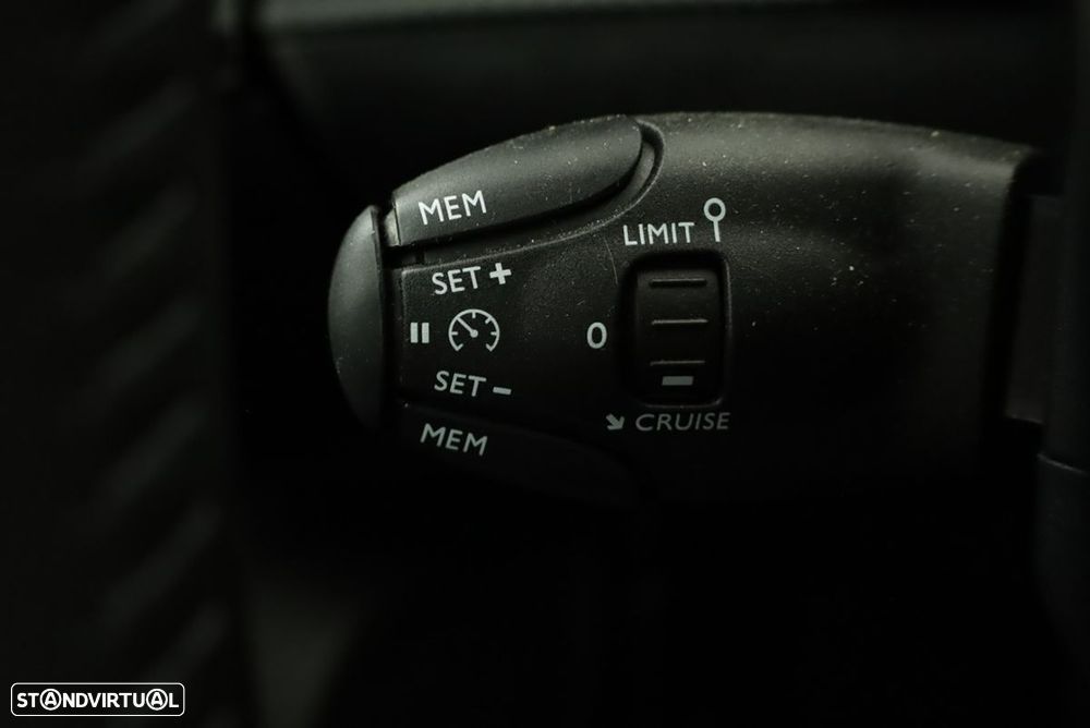 Peugeot 2008 1.2 Allure - 18