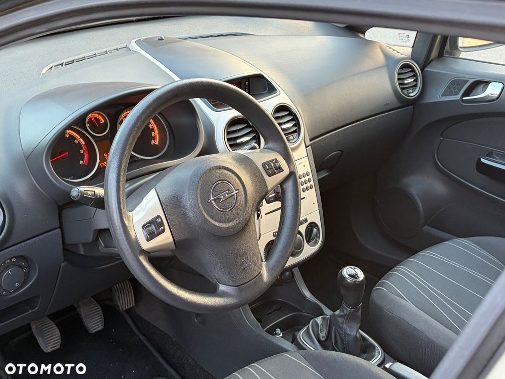 Opel Corsa 1.4 16V Edition - 11