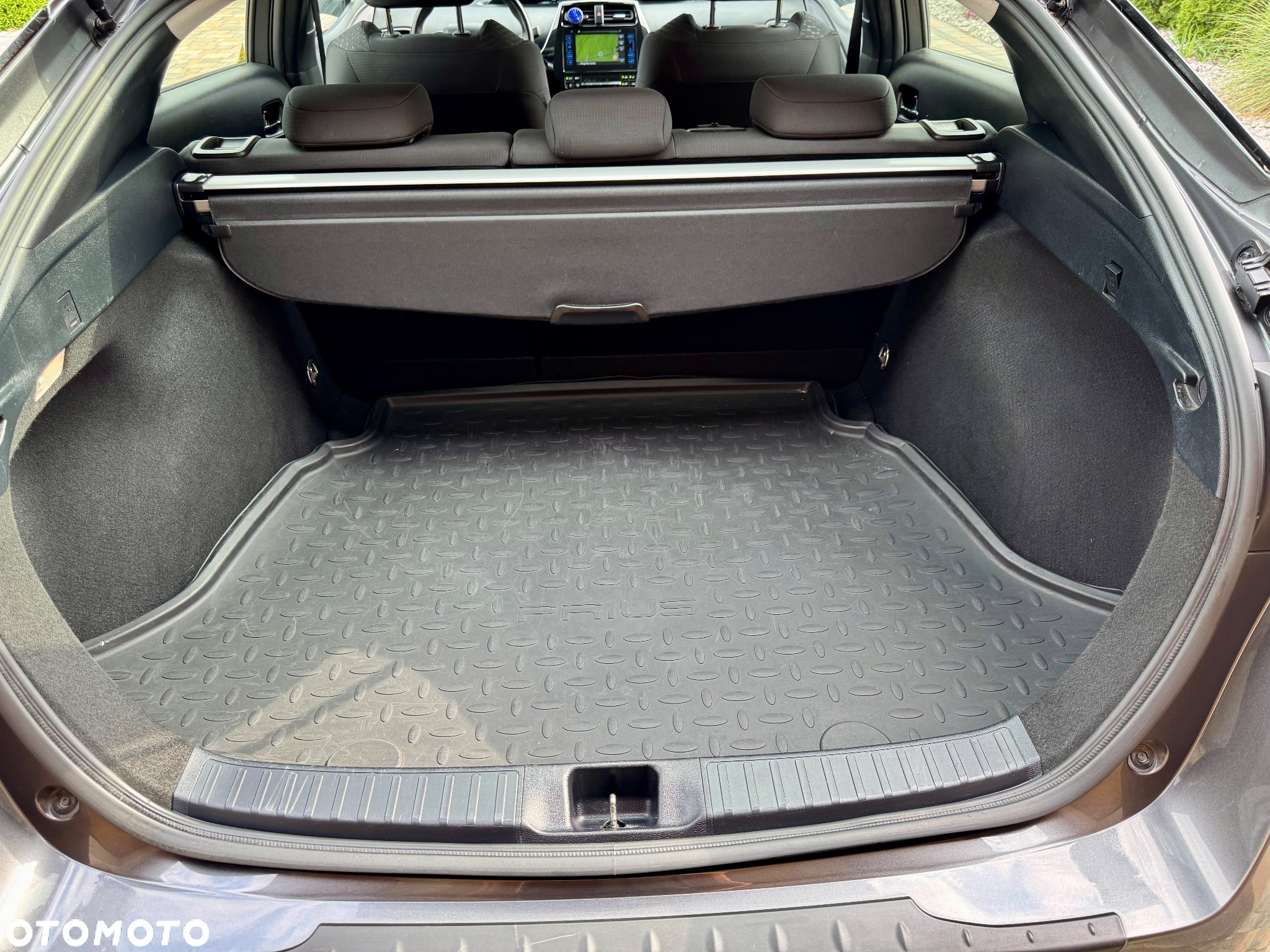 Toyota Prius 1.8 Hybrid Executive - 8