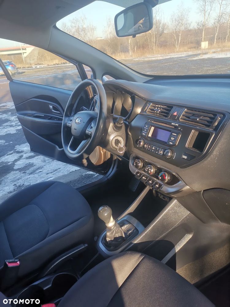 Kia Rio - 16