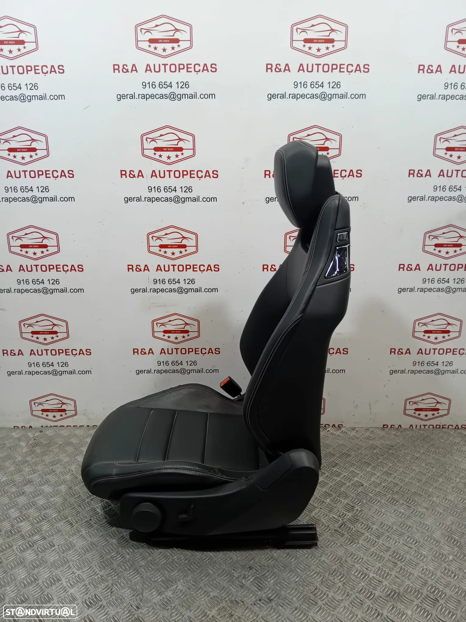 Conjunto de Bancos Mercedes Class E Coupé W207 Elétricos em Pele Original - 14