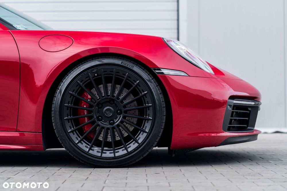 Porsche 911 Carrera 4S - 22