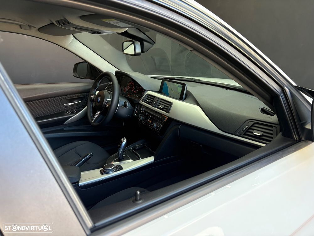 BMW 320 d Aut. Sport Line - 59