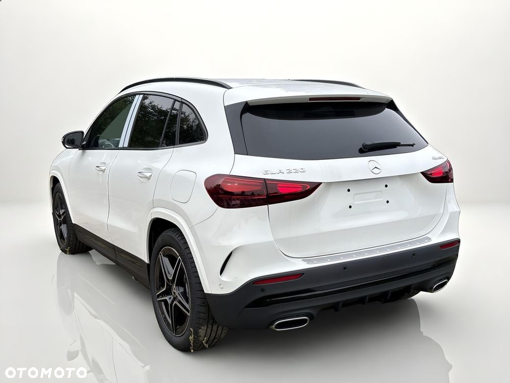 Mercedes-Benz GLA 220 mHEV 4-Matic AMG Line 8G-DCT - 8