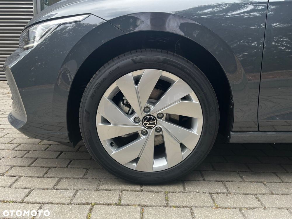 Volkswagen Golf - 6