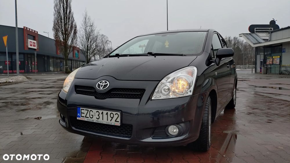 Toyota Corolla Verso - 3