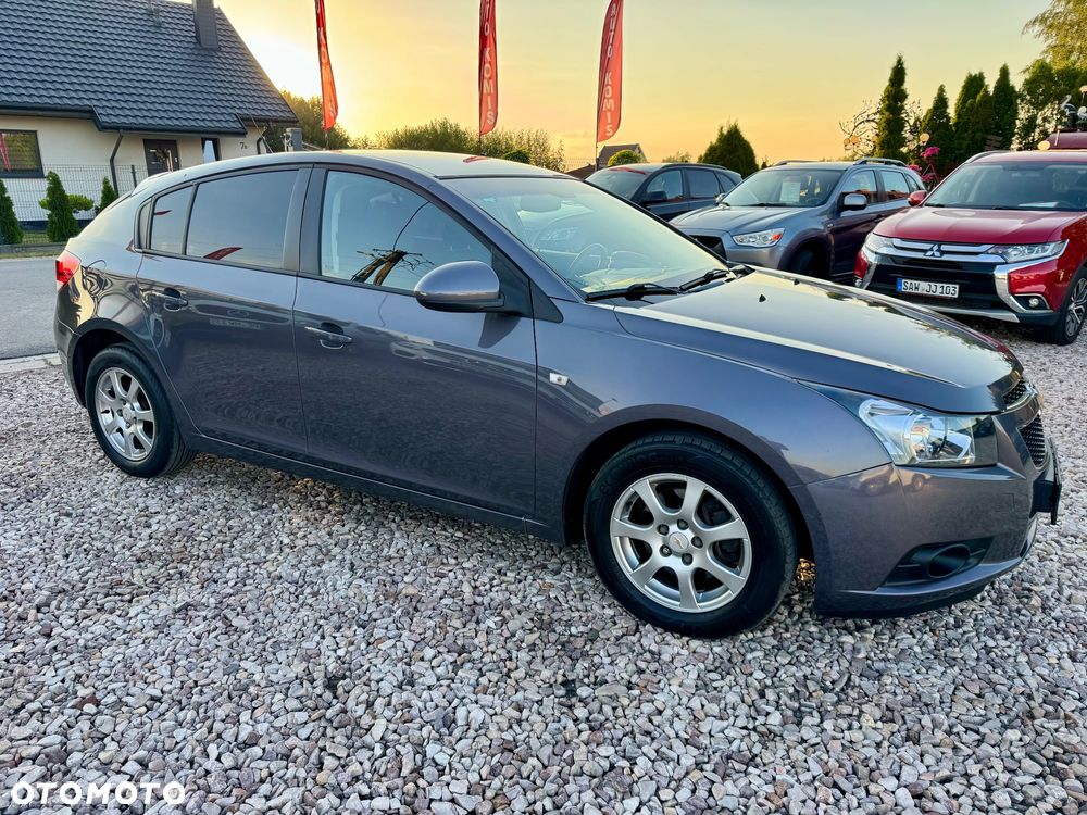 Chevrolet Cruze - 25