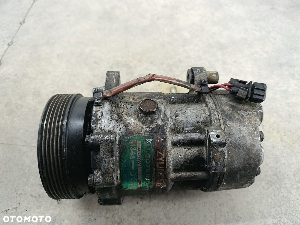 POMPA, SPRĘŻARKA KLIMATYZACJI VW GOLF III 1H0820803D SD7V16  SANDEN 1.9 TDI - 1