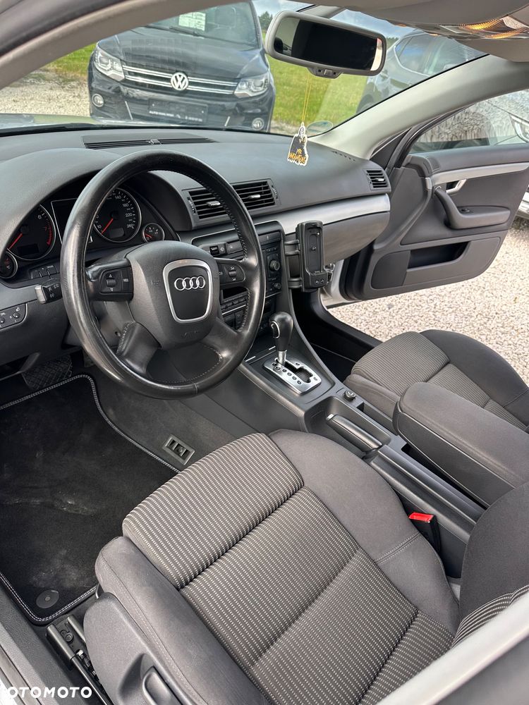 Audi A4 Limousine - 33