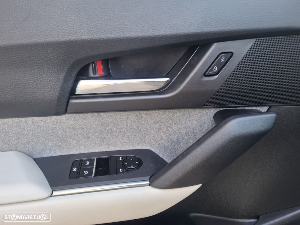 Mazda MX-30 e-SKYACTIV EXCLUSIVE-LINE - 25