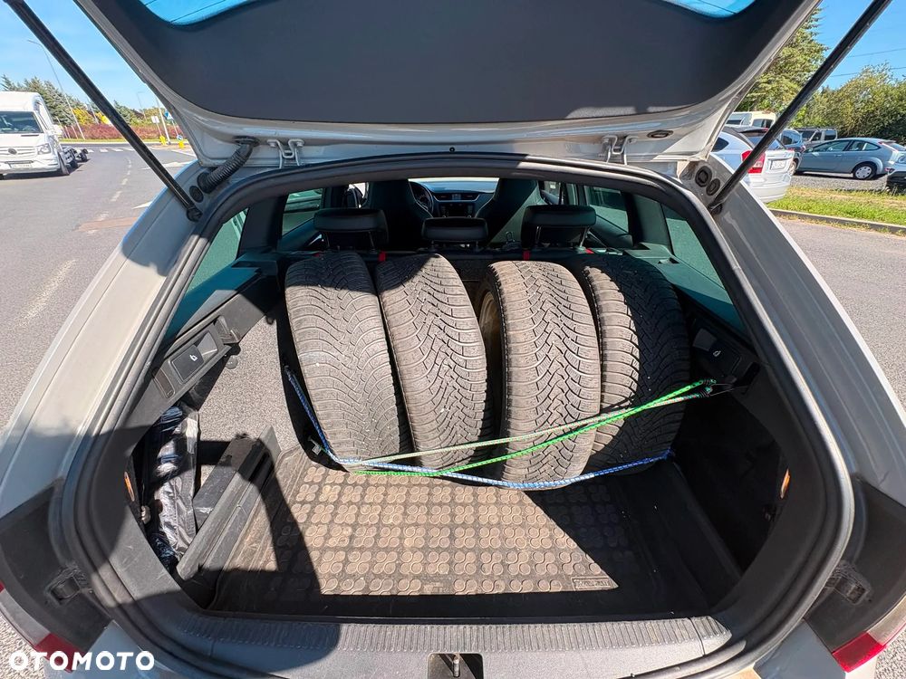 Skoda Octavia 2.0 TDI DSG RS - 12