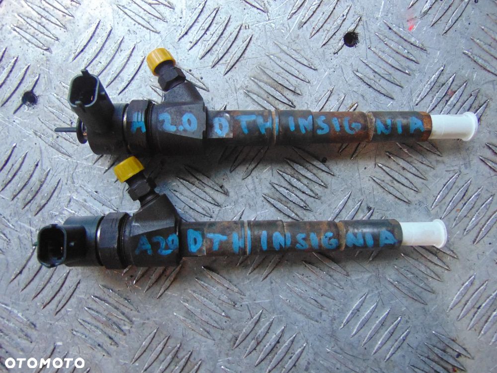 Wtryskiwacze Opel insignia A20DTH cena sztuka - 2