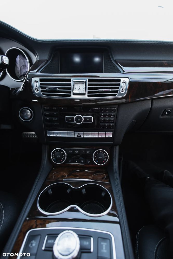 Mercedes-Benz CLS - 22