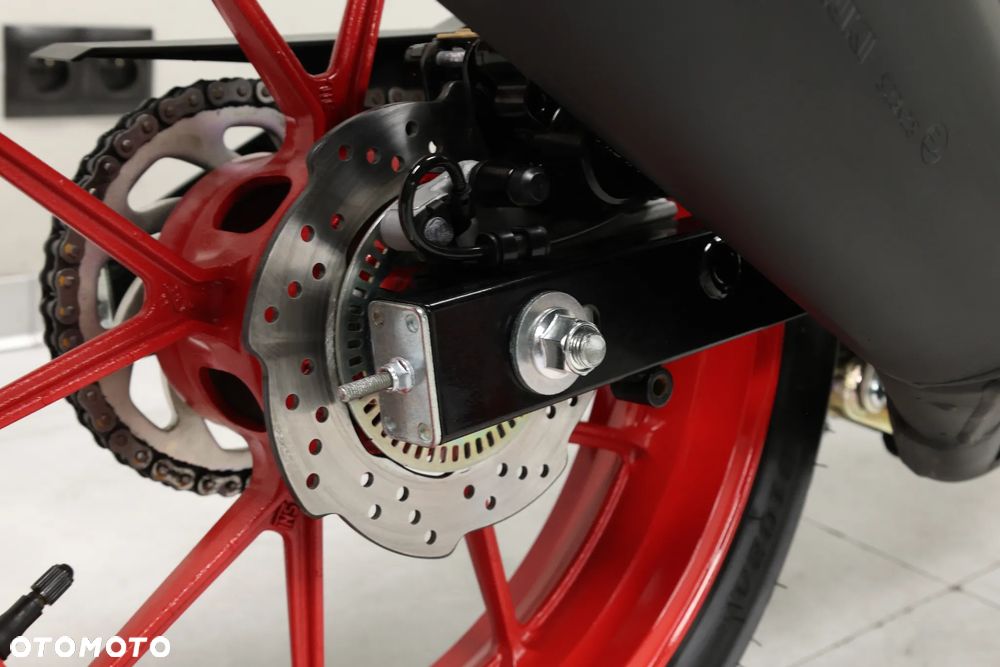 Suzuki GSX - 37