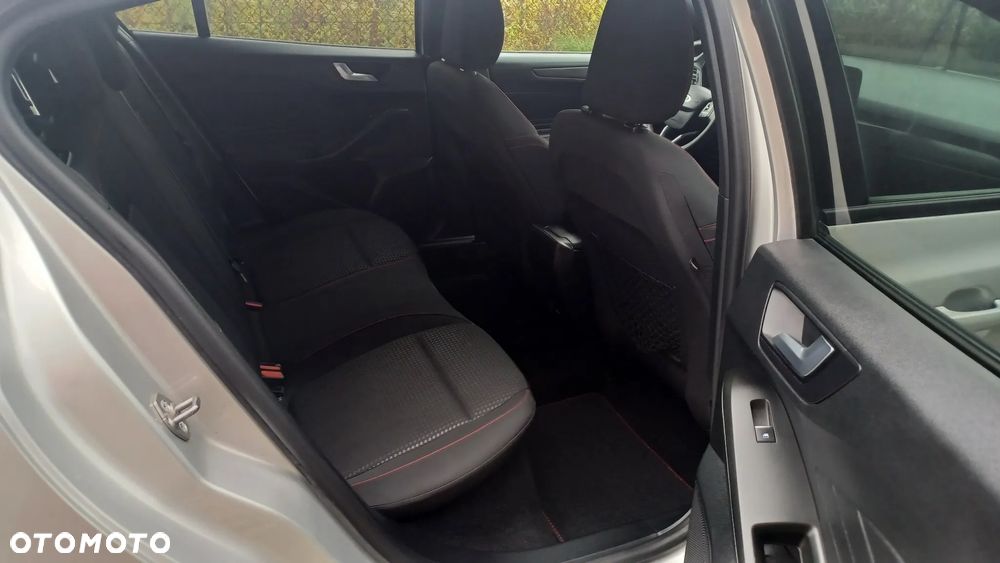 Ford Focus - 8