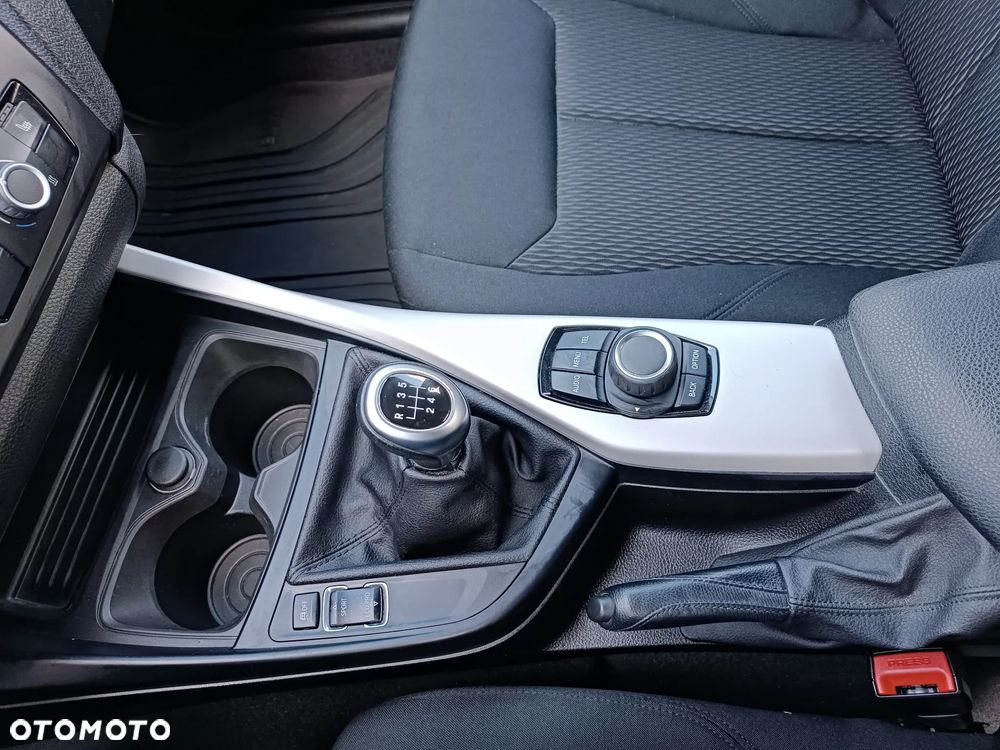 BMW Seria 1 114i - 15