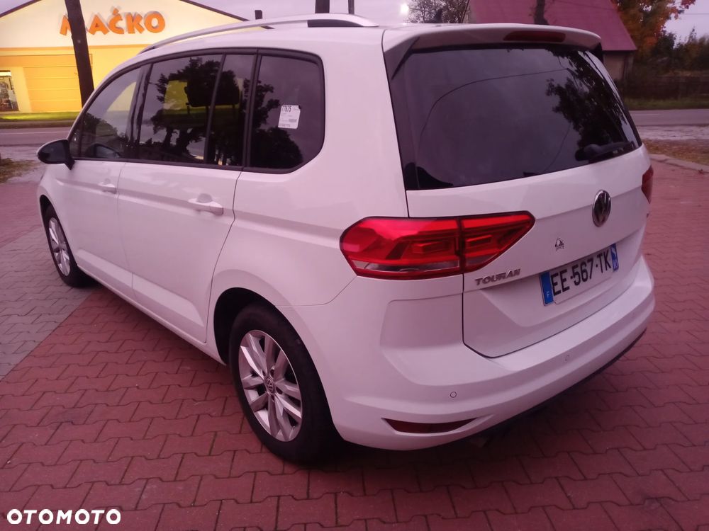 Volkswagen Touran - 4