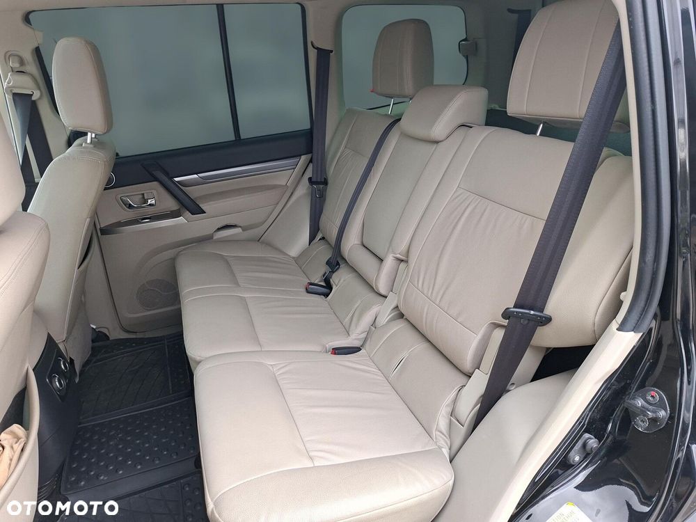 Mitsubishi Pajero 3.2 DID Instyle - 18