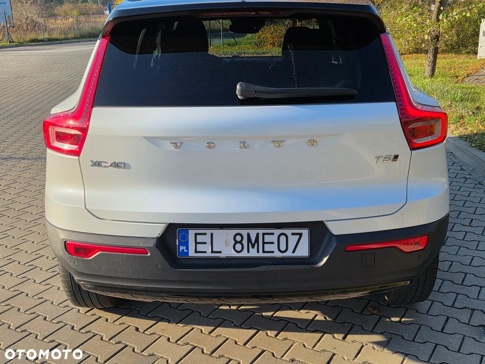 Volvo XC 40 T5 AWD R-Design - 4