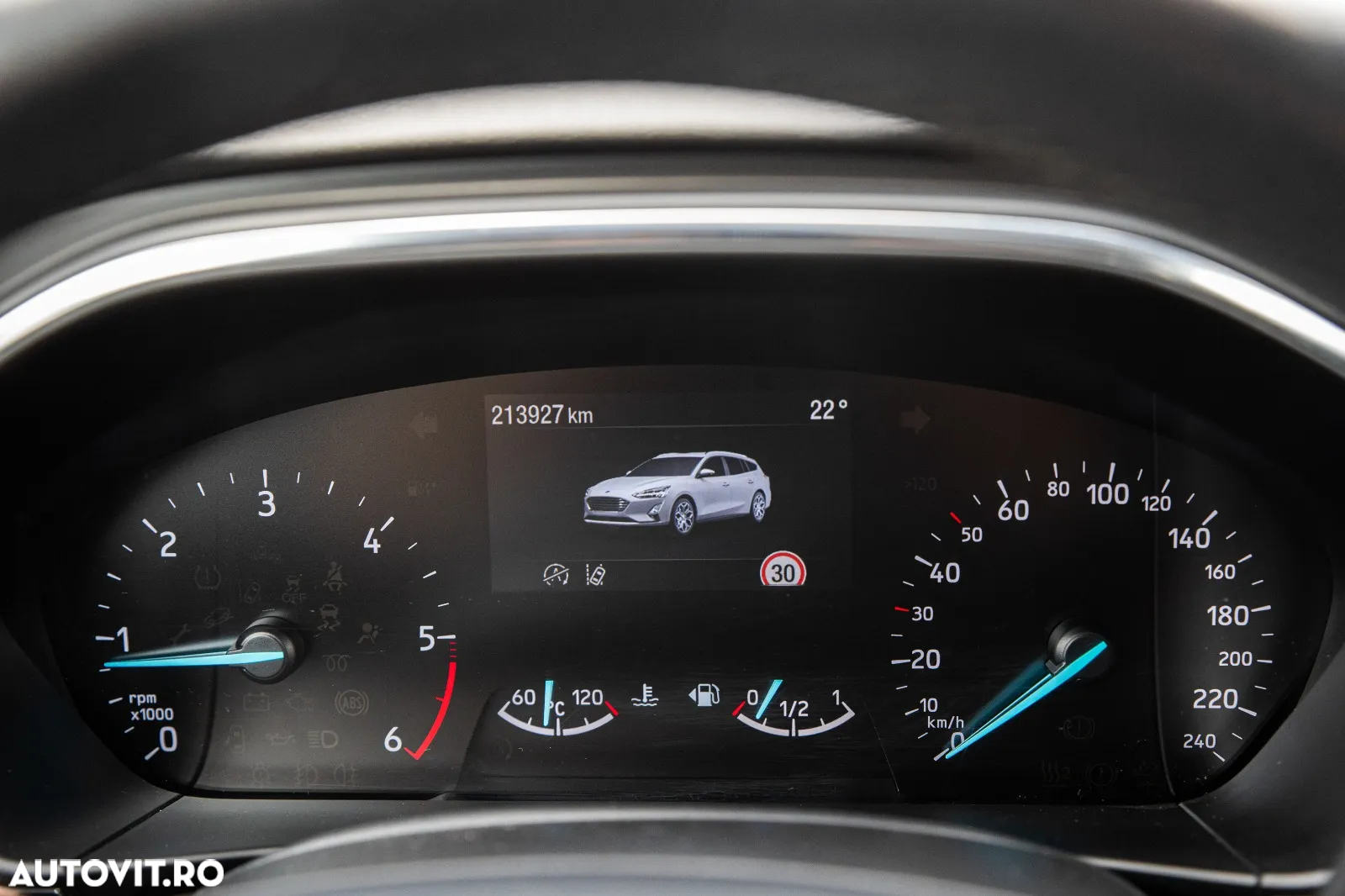 Ford Focus 2.0 EcoBlue Titanium Business - 24