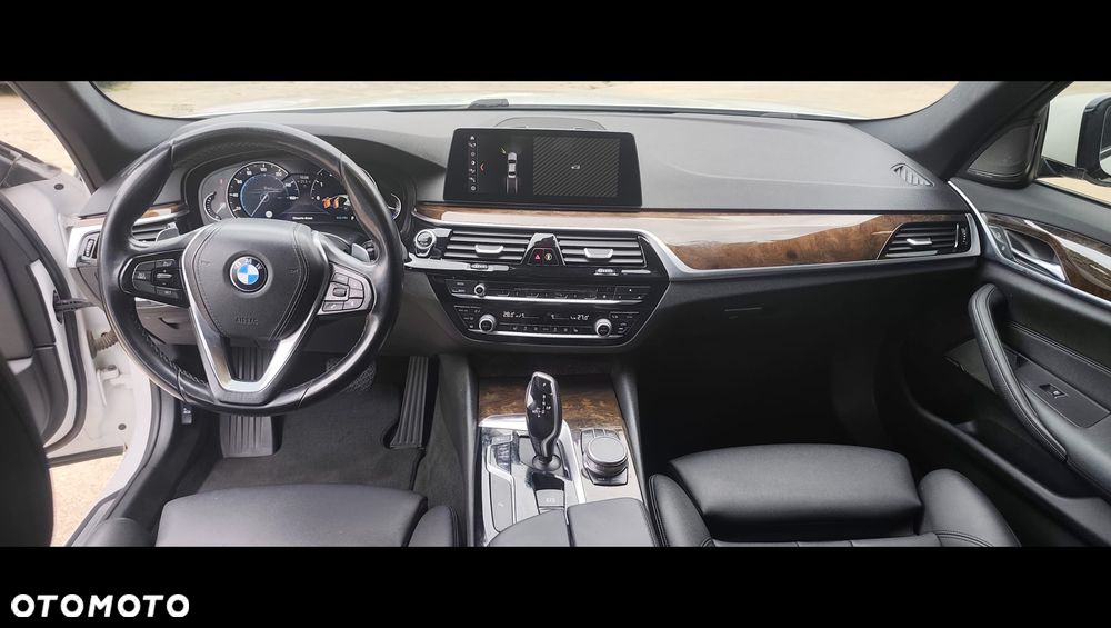 BMW Seria 5 530i Sport Line - 13