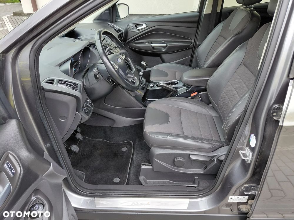 Ford Kuga 1.6 EcoBoost 2x4 Titanium - 23