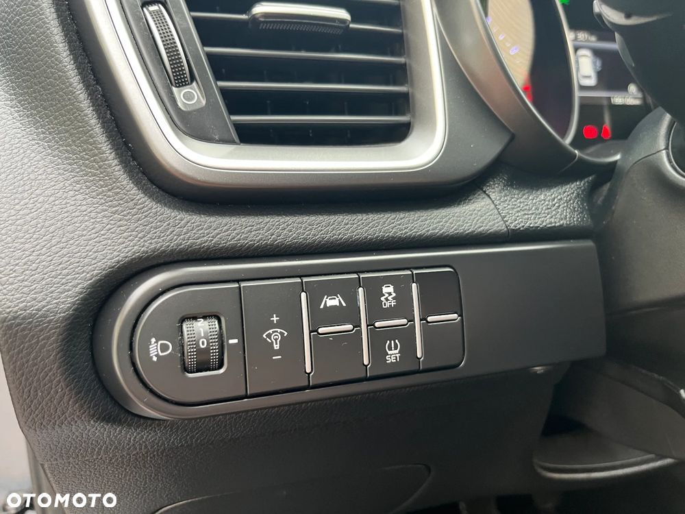 Kia Ceed 1.5 T-GDI M - 17