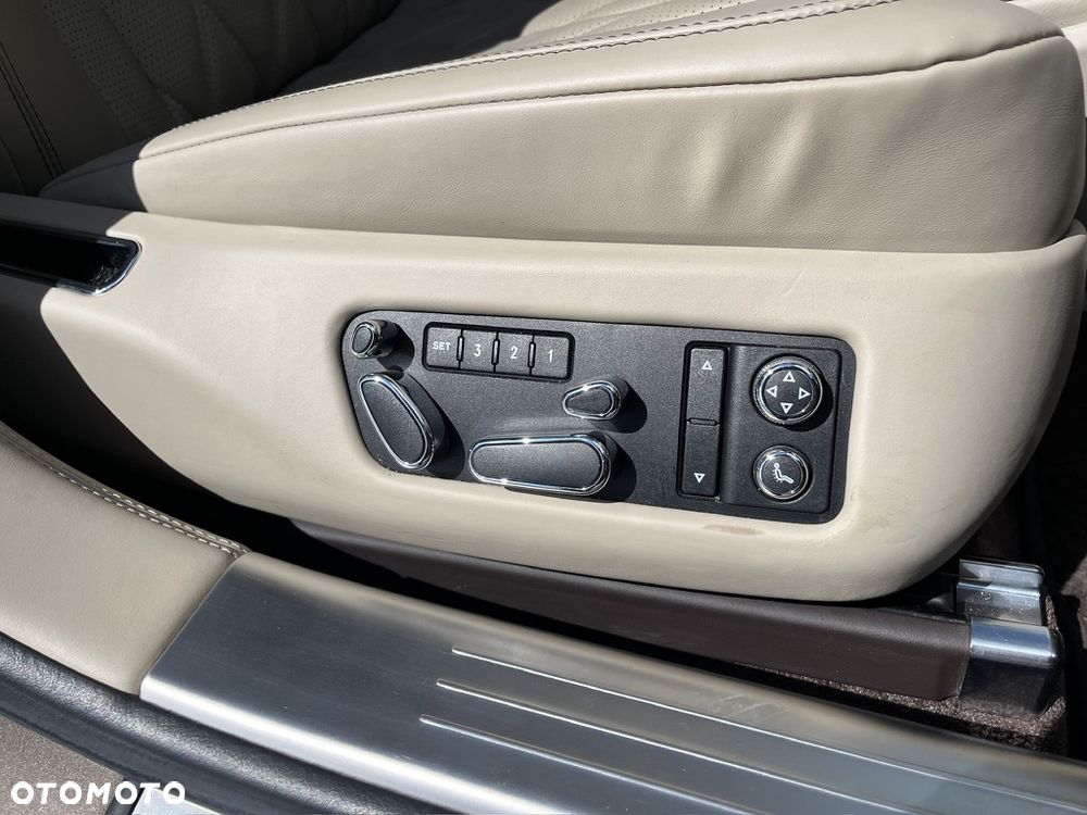 Bentley Flying Spur W12 - 23