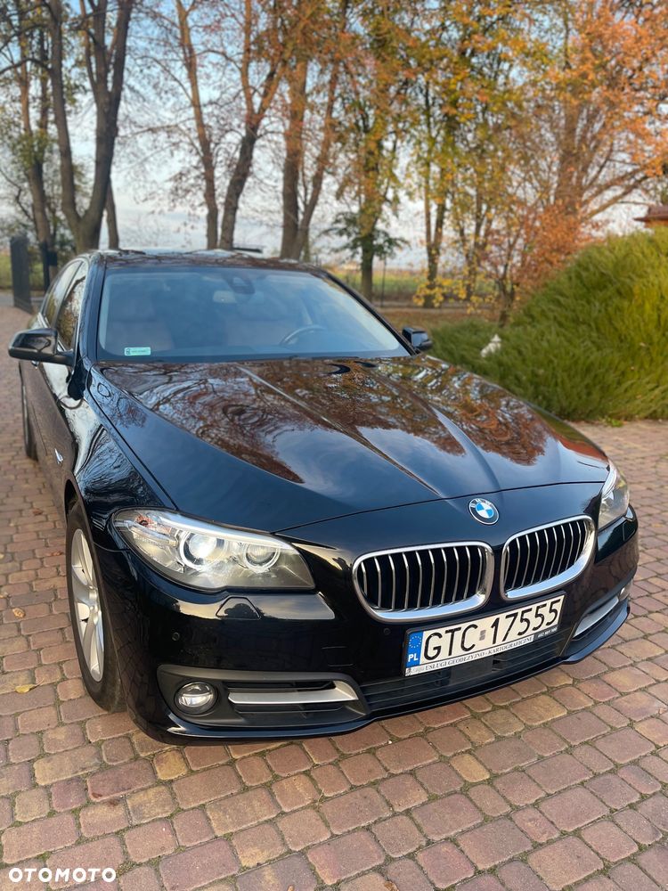 BMW Seria 5 525d xDrive Sport-Aut - 2