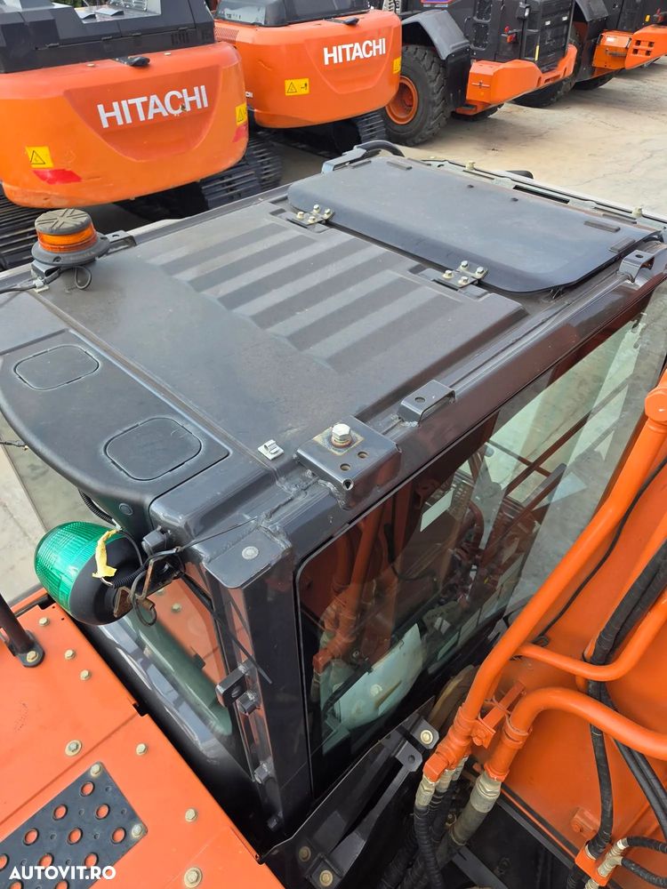 Hitachi ZX210LC-7,  23,4 TONE, 2021, 5.815h, CUPLA RAPIDA+CUPA NOUA 1,3mc+CUPA 0,9m latime+CUPA taluz, inst picon, camera spate si laterale, consum mediu 11,5l/h, ad sapare 7m, 3 pompe hidr, LANT NOU, CA NOU-posibilitate leasing 4 ani-PROMOTIE 96.900 EUR+Tva - 25