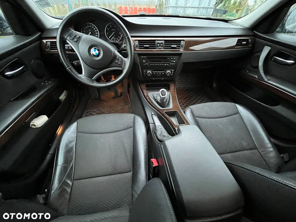 BMW Seria 3 318i Edition Sport - 4