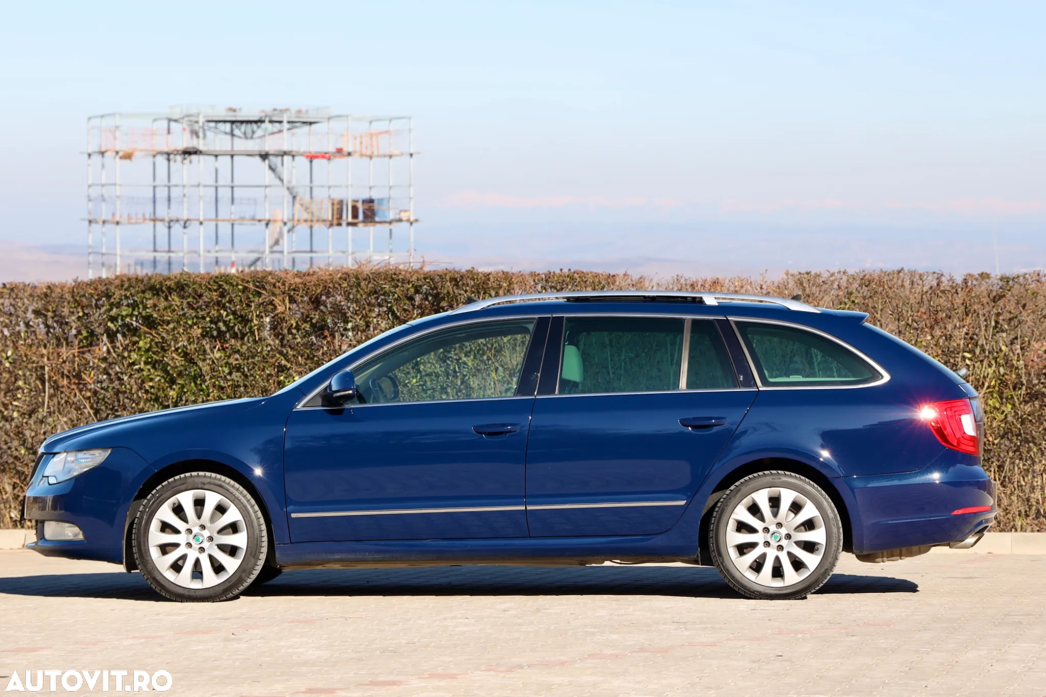 Skoda Superb 2.0 TDI Elegance DSG - 13