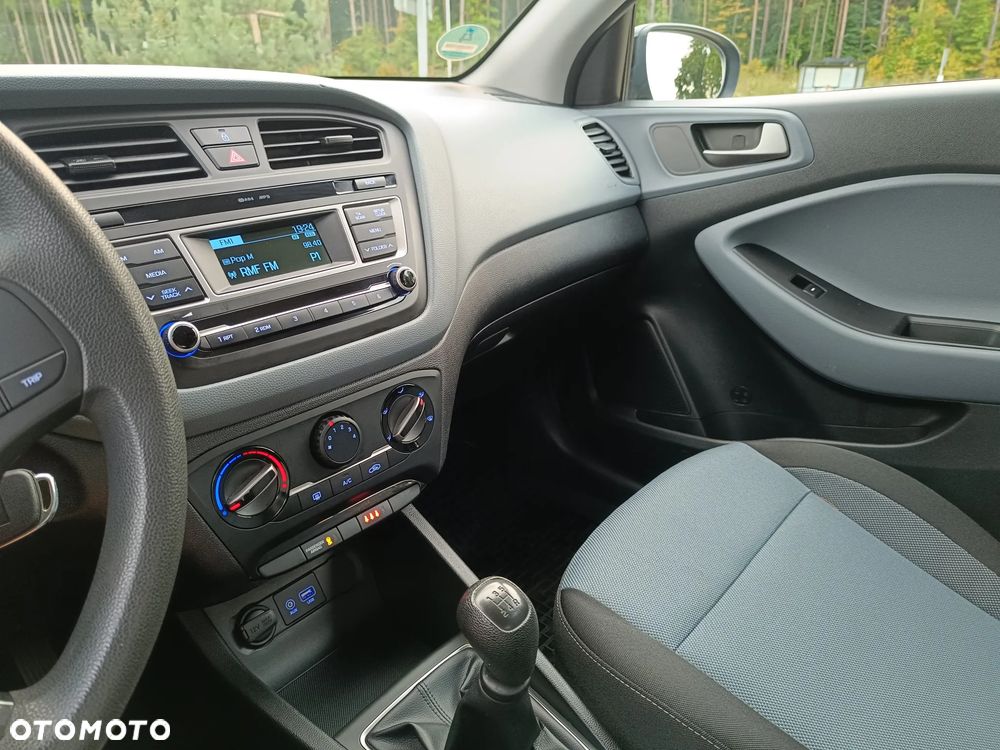 Hyundai i20 blue 1.2 Classic - 18