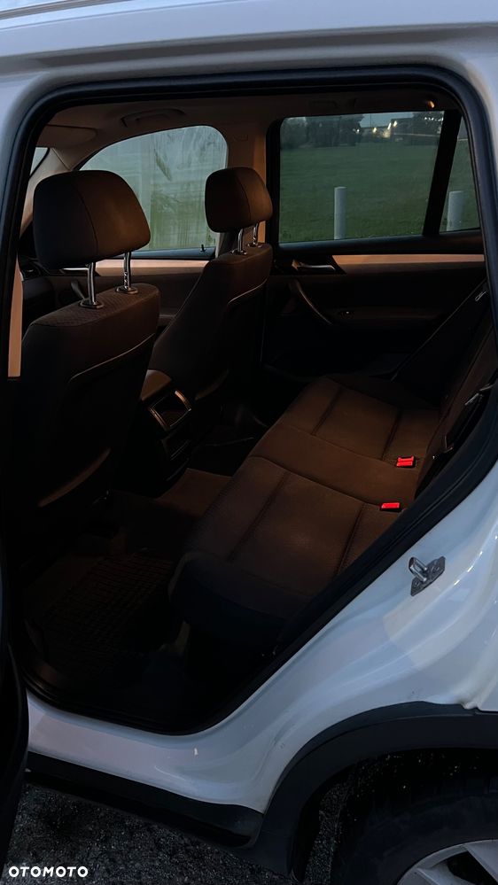 BMW X3 xDrive20d - 13