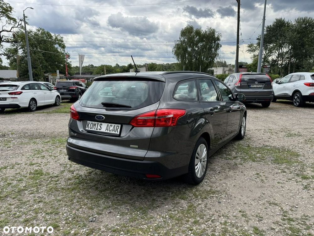 Ford Focus - 32