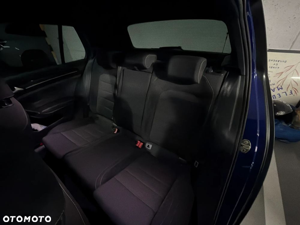 Volkswagen Golf - 11