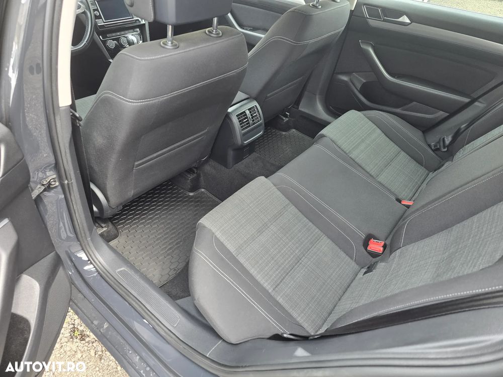 Volkswagen Passat 2.0 TDI DSG Comfortline - 9