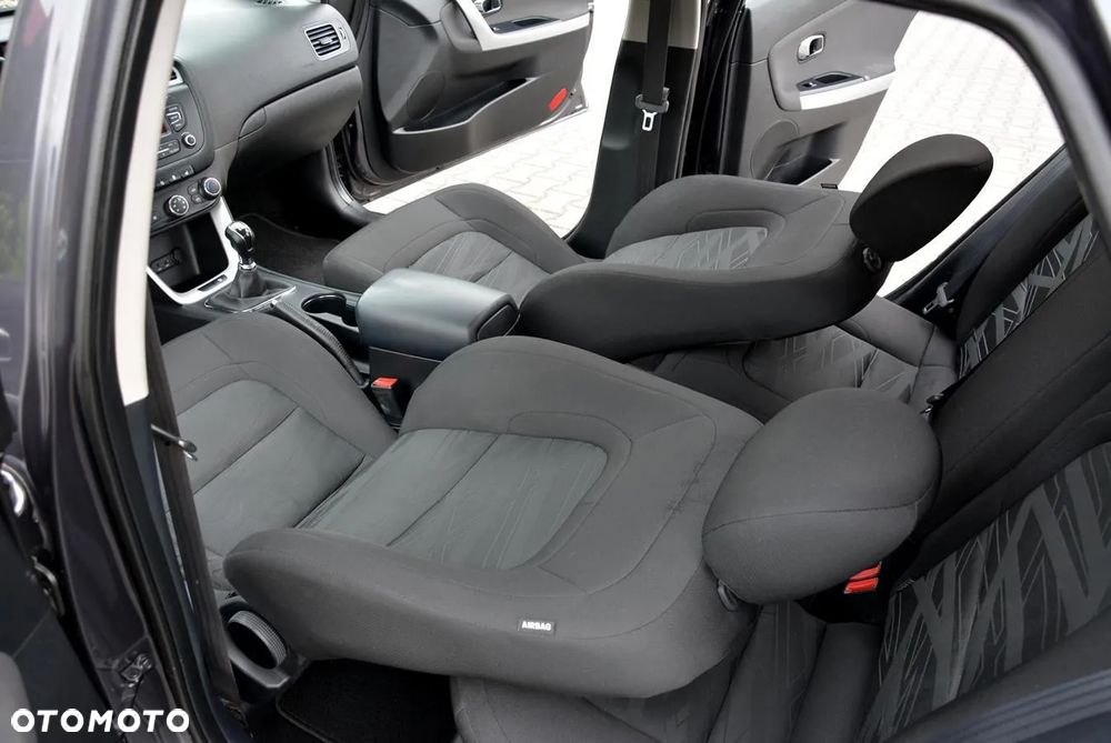 Kia Ceed 1.4 CVVT Dream Team Edition - 26